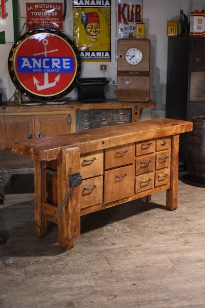 meuble de metier ancien etabli transforme avec tiroirs en bois